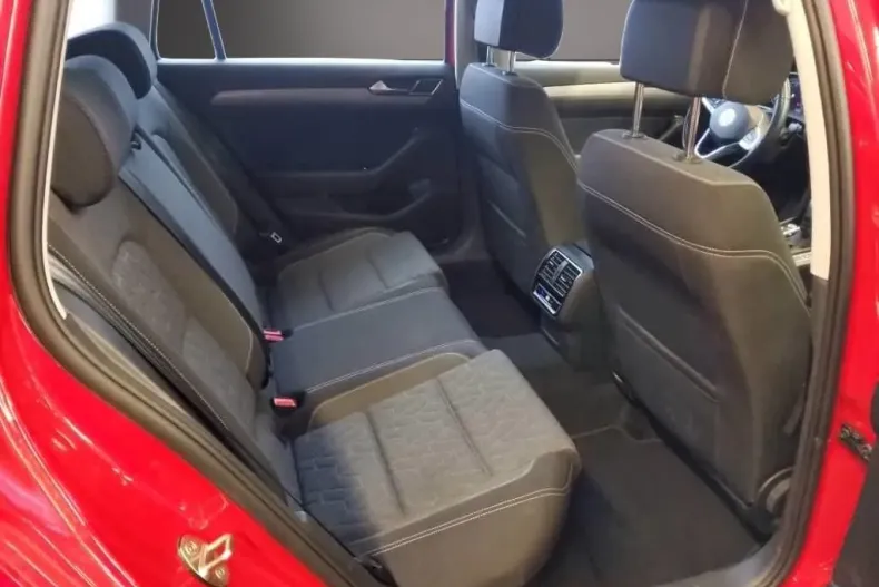 Volkswagen Passat din 2023 cu 84.800 km - oferta VOL191718 - foto 9