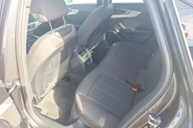 Audi A4 din 2024 cu 30.597 km - oferta AUD191726 - foto 11