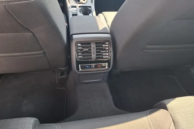 Volkswagen Passat din 2022 cu 84.840 km - oferta VOL191727 - foto 7