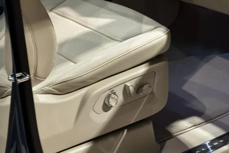 Cadillac Escalade din 2025 cu 40 km - oferta CAD191738 - foto 34