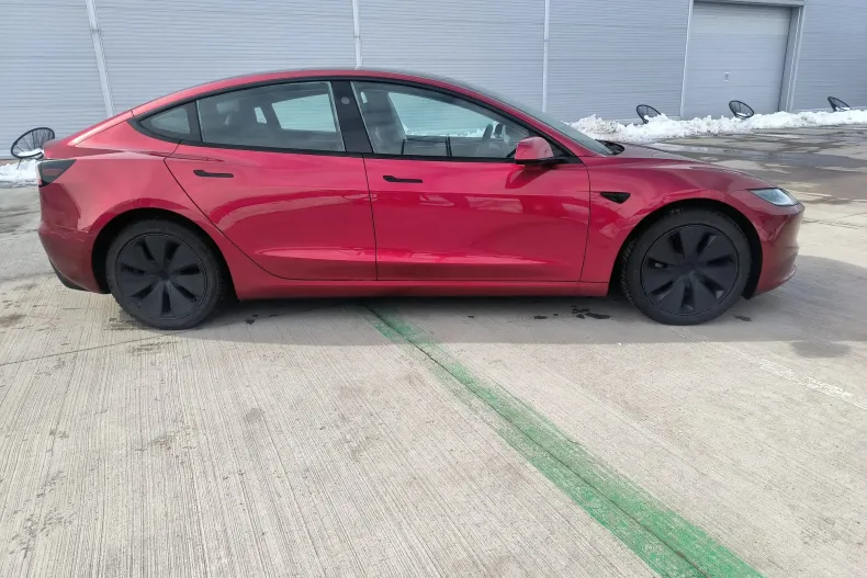 Tesla Model 3 din 2024 cu 16.500 km - oferta TES191743 - foto 3