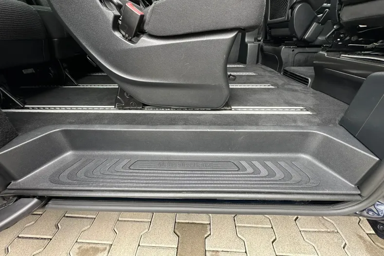 Mercedes-Benz V din 2020 cu 137.150 km - oferta MER191747 - foto 28