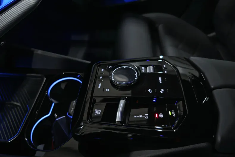 BMW Seria 5 din 2025 cu 5.977 km - oferta BMW191757 - foto 27