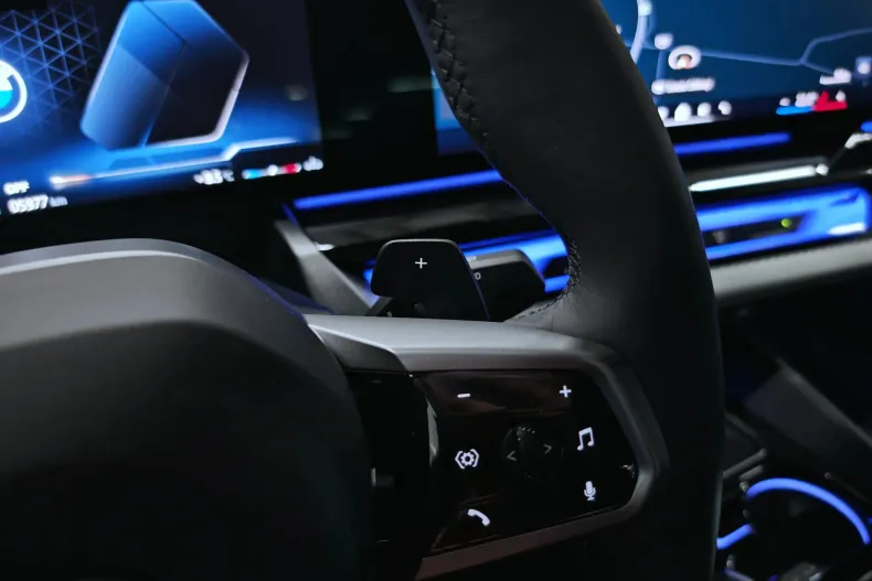 BMW Seria 5 din 2025 cu 5.977 km - oferta BMW191757 - foto 29