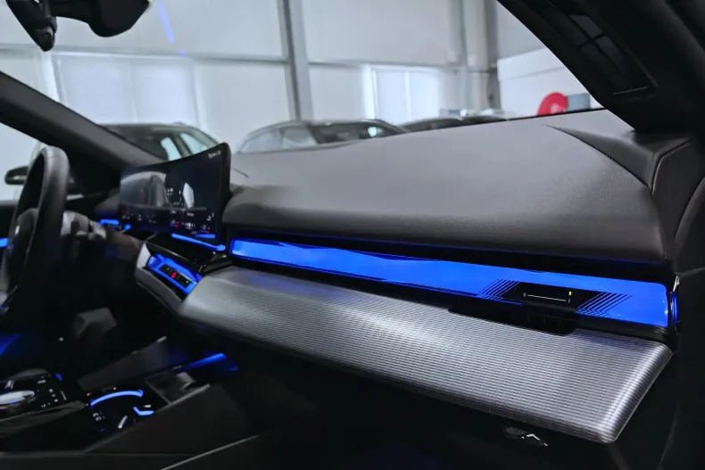 BMW Seria 5 din 2025 cu 5.977 km - oferta BMW191757 - foto 32