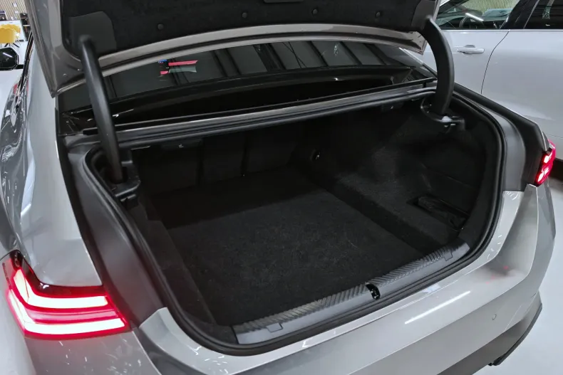 BMW Seria 5 din 2025 cu 5.977 km - oferta BMW191757 - foto 39