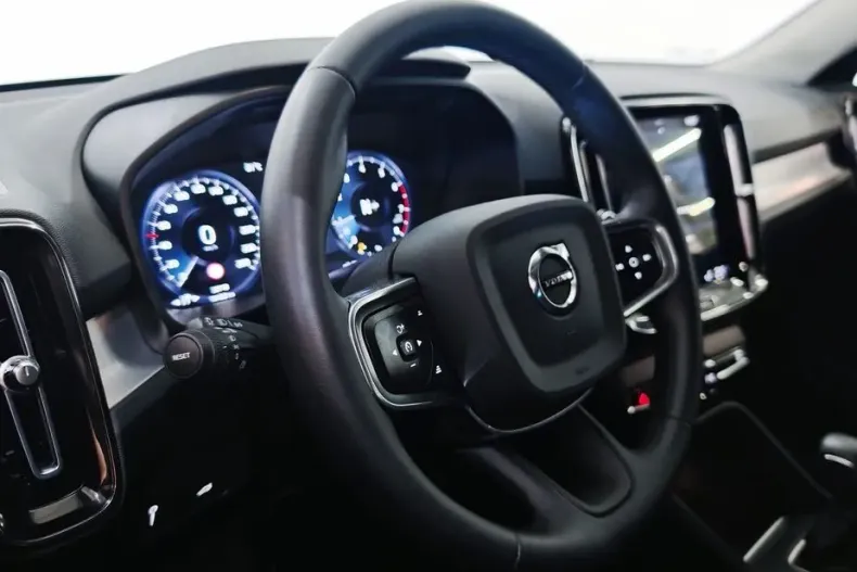 Volvo XC40 din 2020 cu 120.096 km - oferta VOL191761 - foto 8