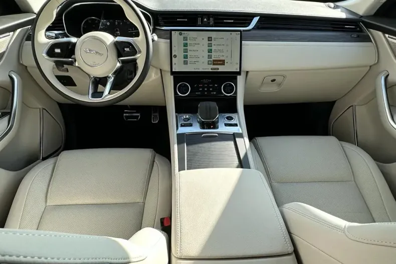 Jaguar F-Pace din 2022 cu 33.900 km - oferta JAG191863 - foto 4