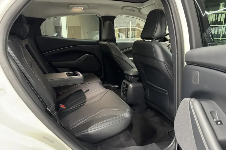 Ford Mustang Mach-E din 2023 cu 33.700 km - oferta FOR191872 - foto 9