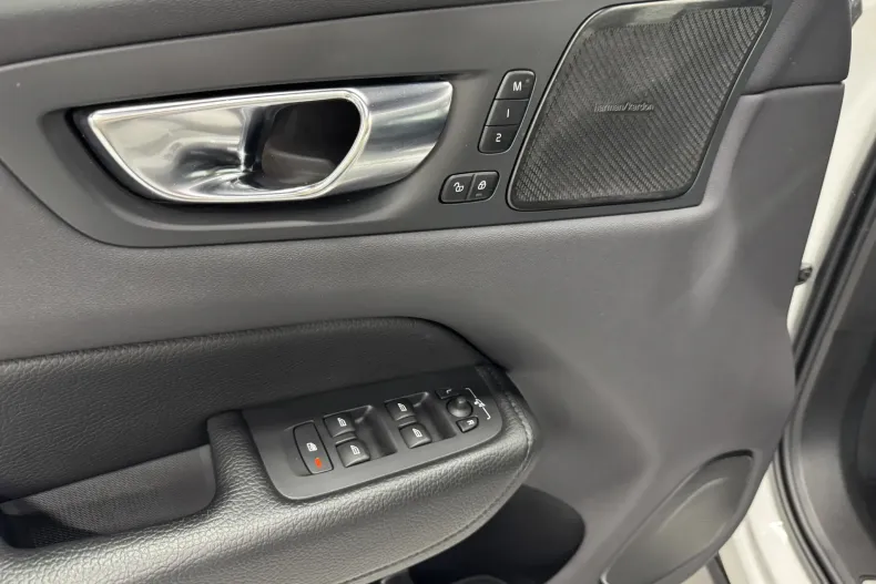 Volvo XC60 din 2021 cu 84.000 km - oferta VOL191874 - foto 7