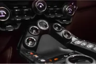 Aston Martin V8 Vantage din 2022 cu 21.690 km - oferta AST191903 - foto 22