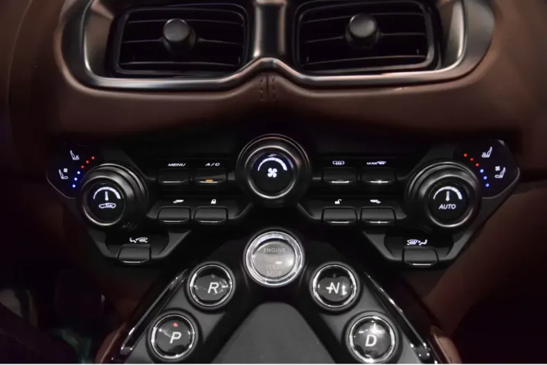 Aston Martin V8 Vantage din 2022 cu 21.690 km - oferta AST191903 - foto 23