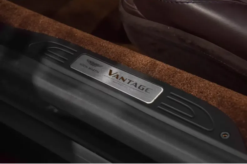 Aston Martin V8 Vantage din 2022 cu 21.690 km - oferta AST191903 - foto 28