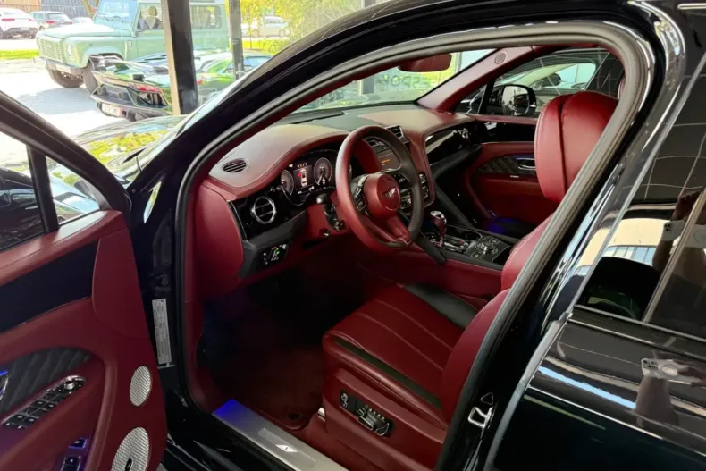 Bentley Bentayga din 2023 cu 18.900 km - oferta BEN191909 - foto 1