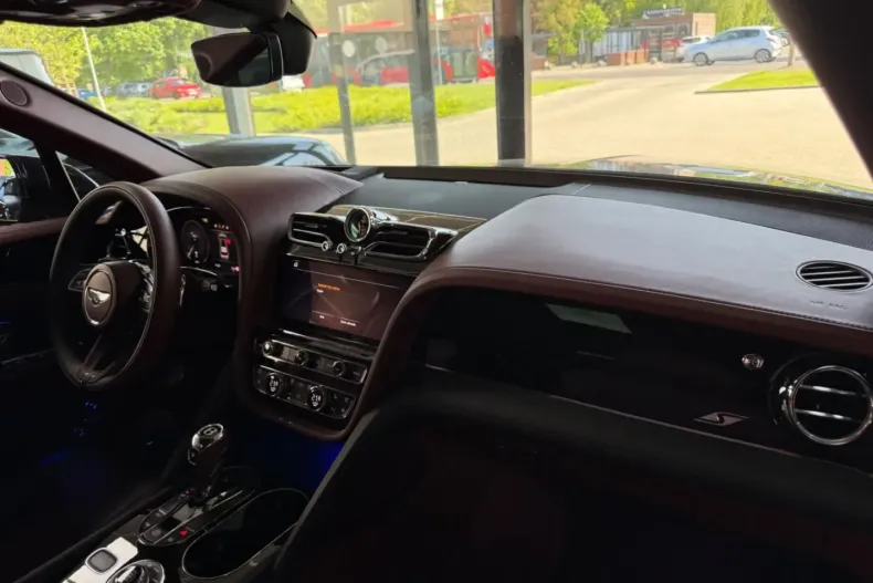 Bentley Bentayga din 2023 cu 18.900 km - oferta BEN191909 - foto 11