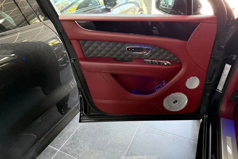 Bentley Bentayga din 2023 cu 18.900 km - oferta BEN191909 - foto 18