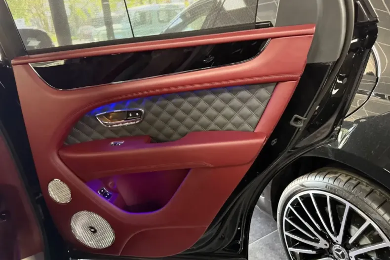 Bentley Bentayga din 2023 cu 18.900 km - oferta BEN191909 - foto 23