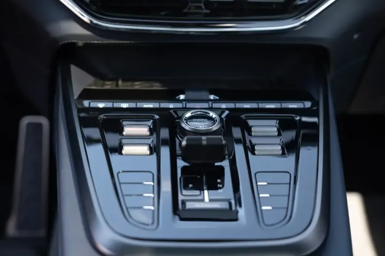 Aston Martin DBX din 2024 cu 18.000 km - oferta AST191911 - foto 16