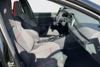 Volkswagen Golf din 2024 cu 7.400 km - oferta VOL191915 - foto 18