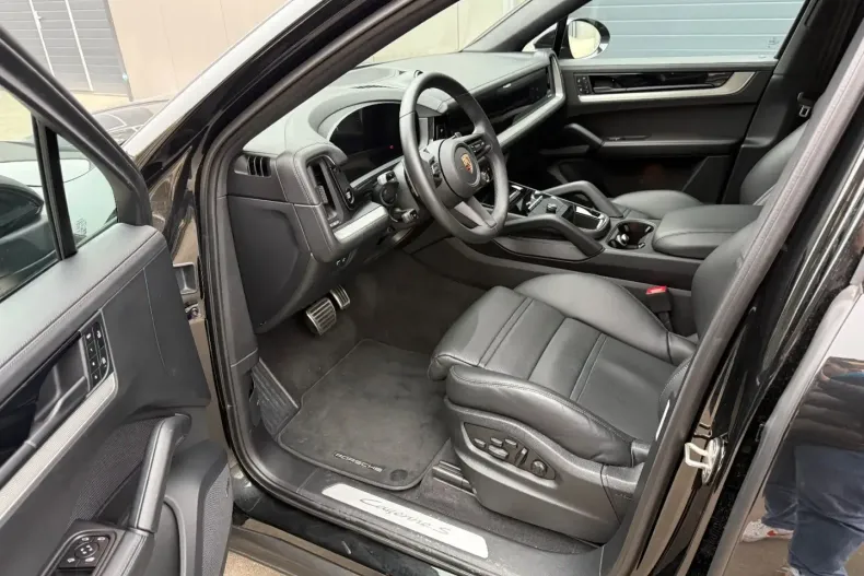 Porsche Cayenne din 2025 cu 10.000 km - oferta POR191923 - foto 10