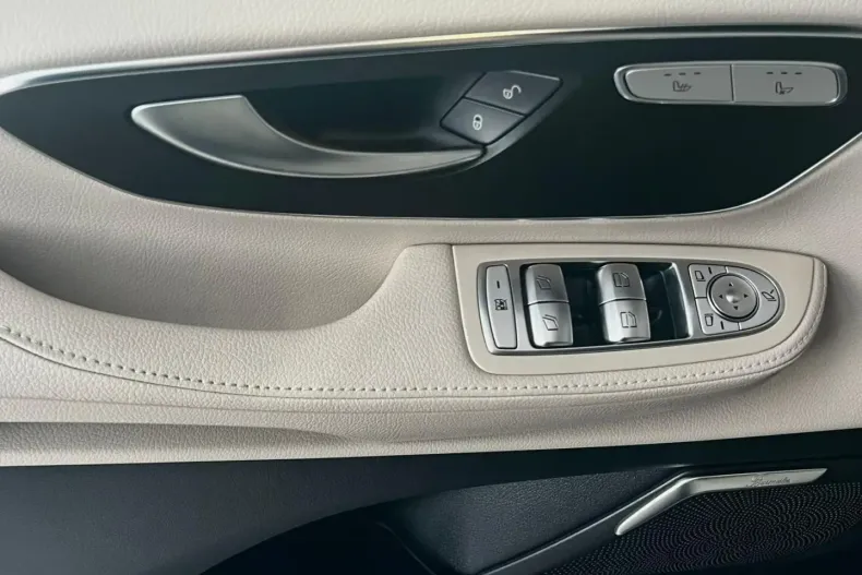 Mercedes-Benz V 300 (Clasa V) din 2023 cu 76.600 km - oferta MER191928 - foto 7