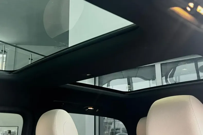 Mercedes-Benz V 300 (Clasa V) din 2023 cu 76.600 km - oferta MER191928 - foto 11