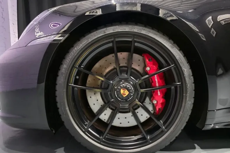 Porsche 992 din 2023 cu 6.071 km - oferta POR191939 - foto 4