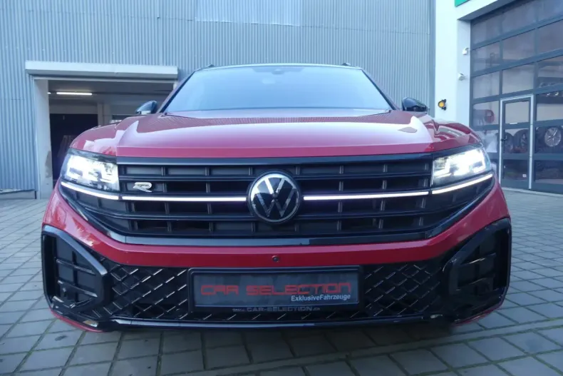 Volkswagen Touareg din 2024 cu 45.025 km - oferta VOL191960 - foto 4