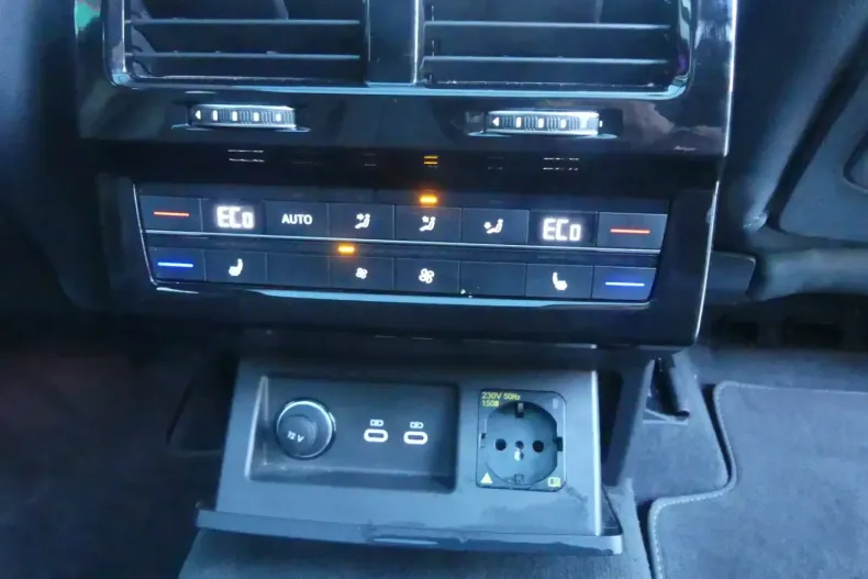 Volkswagen Touareg din 2024 cu 45.025 km - oferta VOL191960 - foto 13