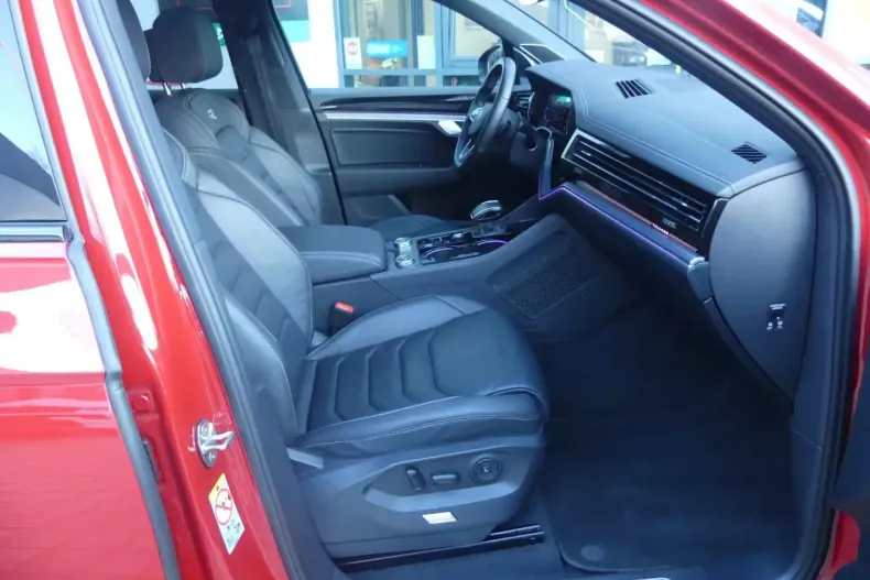 Volkswagen Touareg din 2024 cu 45.025 km - oferta VOL191960 - foto 20