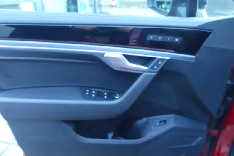 Volkswagen Touareg din 2024 cu 45.025 km - oferta VOL191960 - foto 24