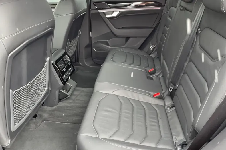 Volkswagen Touareg din 2025 cu 16.430 km - oferta VOL191962 - foto 11