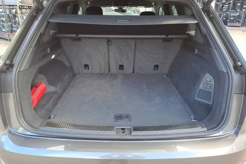 Volkswagen Touareg din 2025 cu 25.739 km - oferta VOL191963 - foto 7