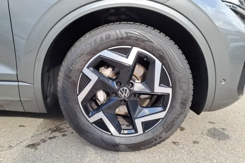 Volkswagen Touareg din 2025 cu 25.739 km - oferta VOL191963 - foto 8