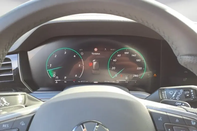 Volkswagen Touareg din 2025 cu 25.739 km - oferta VOL191963 - foto 11