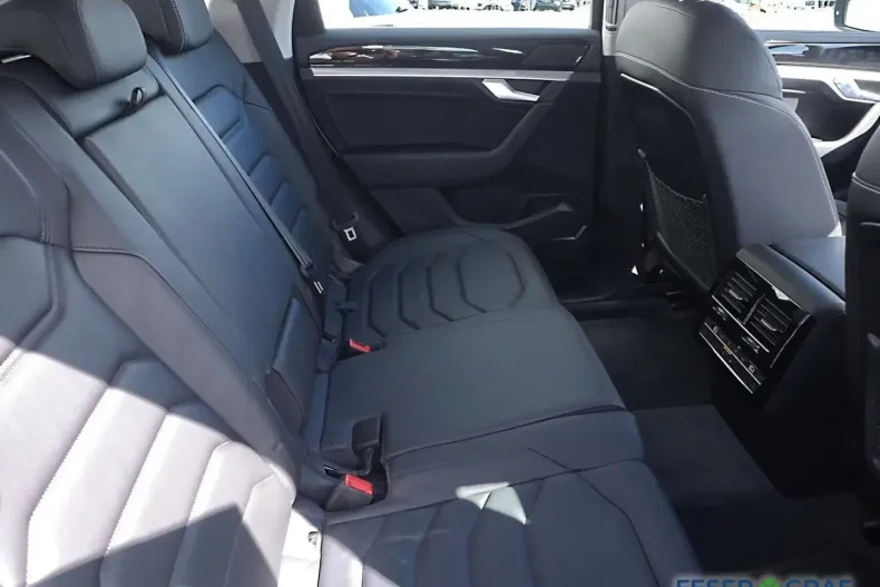 Volkswagen Touareg din 2025 cu 18.660 km - oferta VOL191965 - foto 5