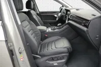 Volkswagen Touareg din 2025 cu 25.636 km - oferta VOL191966 - foto 9