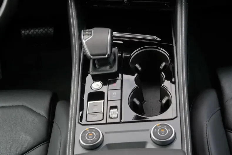 Volkswagen Touareg din 2025 cu 25.636 km - oferta VOL191966 - foto 20