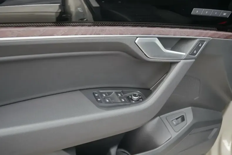 Volkswagen Touareg din 2025 cu 25.636 km - oferta VOL191966 - foto 21