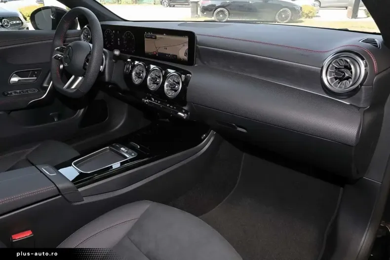Mercedes-Benz CLA 200 (Clasa CLA) din 2025 cu 10.200 km - oferta MER191968 - foto 9