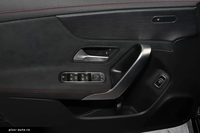 Mercedes-Benz CLA 200 (Clasa CLA) din 2025 cu 10.200 km - oferta MER191968 - foto 12