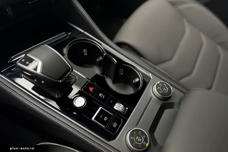 Volkswagen Touareg din 2024 cu 15.877 km - oferta VOL191971 - foto 9