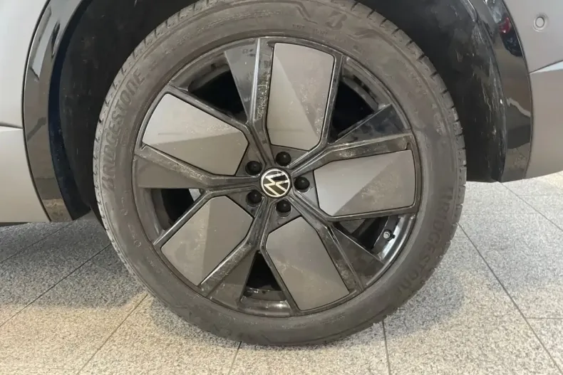 Volkswagen Touareg din 2024 cu 52.417 km - oferta VOL191974 - foto 8