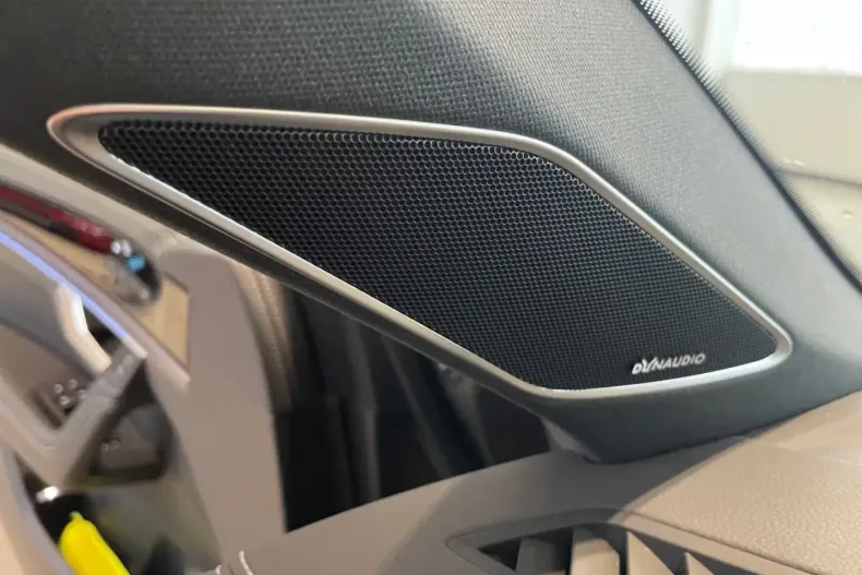 Volkswagen Touareg din 2024 cu 52.417 km - oferta VOL191974 - foto 11