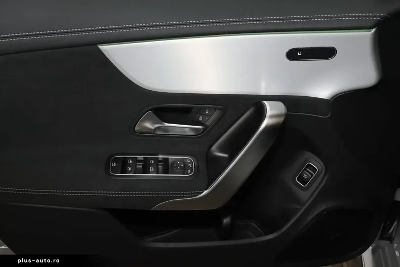 Mercedes-Benz CLA 220 (Clasa CLA) din 2025 cu 10.300 km - oferta MER191975 - foto 12