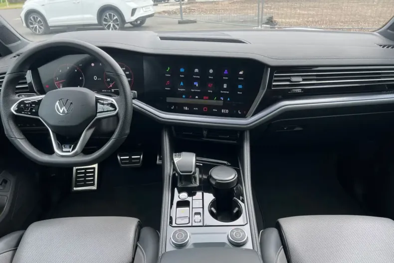 Volkswagen Touareg din 2023 cu 40.000 km - oferta VOL191976 - foto 9