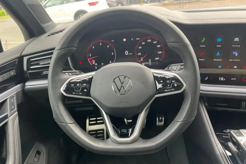 Volkswagen Touareg din 2023 cu 40.000 km - oferta VOL191976 - foto 13