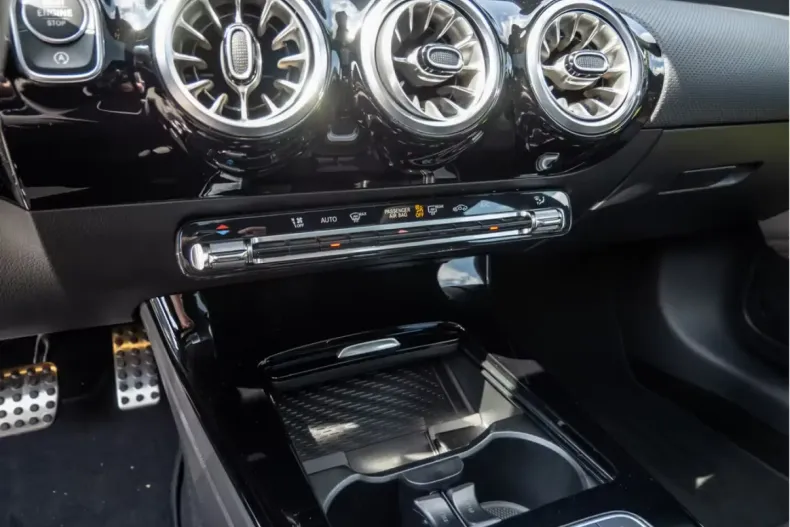 Mercedes-Benz CLA 220 (Clasa CLA) din 2025 cu 14.700 km - oferta MER191986 - foto 12