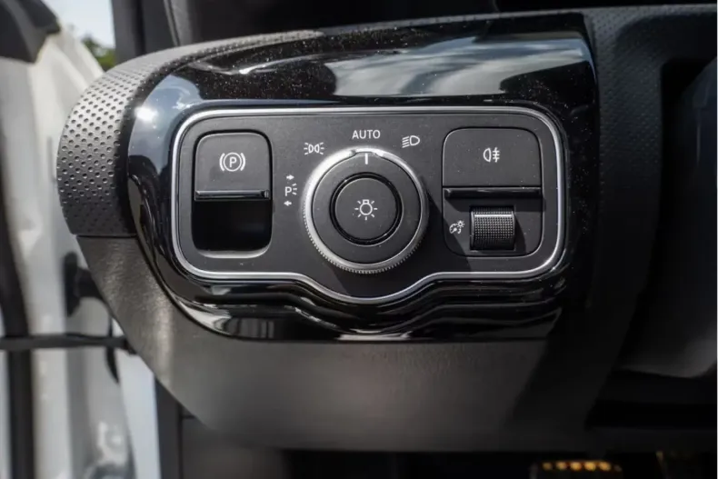 Mercedes-Benz CLA 220 (Clasa CLA) din 2025 cu 14.700 km - oferta MER191986 - foto 17