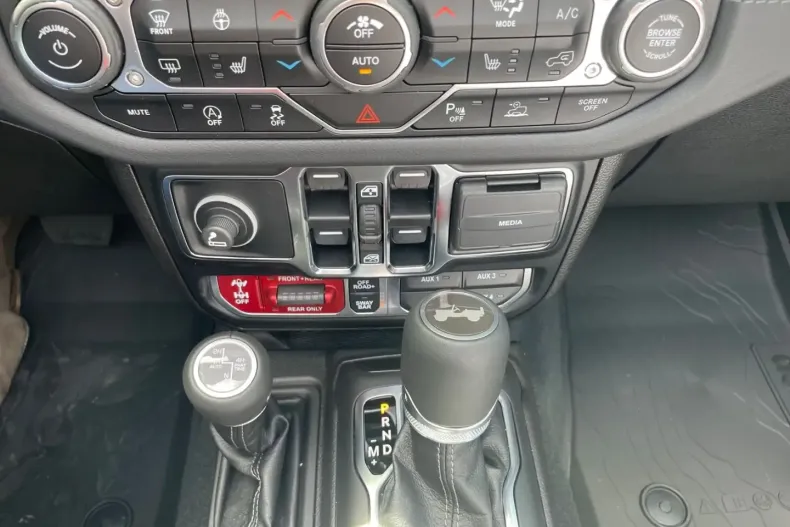 Jeep Wrangler din 2024 cu 11.389 km - oferta JEE191993 - foto 12